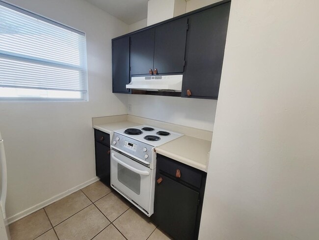 Building Photo - 2104 Victory Garden Ln