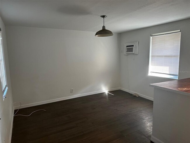 Building Photo - 5310 S Ridgewood Ave