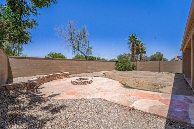 Building Photo - Live Large in Maricopa – Over 3,900 Sq Ft ...