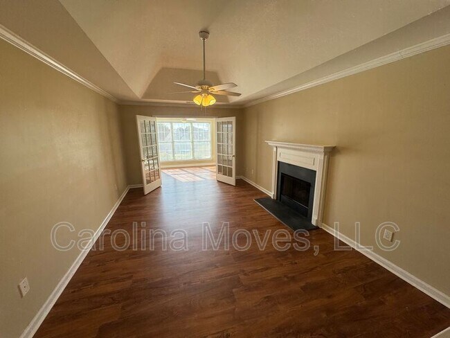 Building Photo - 500 Cliffview Ct