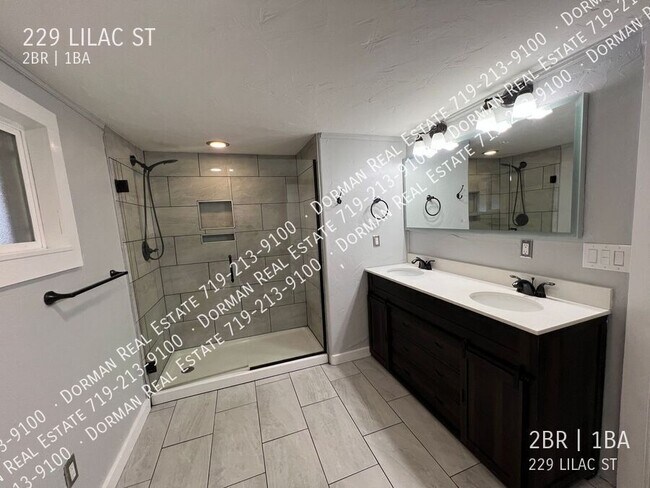 Building Photo - 229 Lilac St