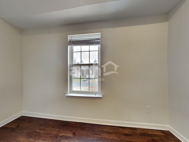 Building Photo - 3511 Valerie Dr