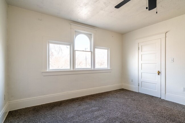 Building Photo - Stunning 1910 Historic Home