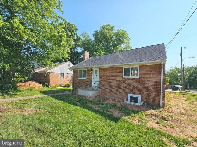 Primary Photo - 2115 N Harrison St
