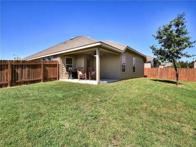 Building Photo - 701 Cardenas Ln