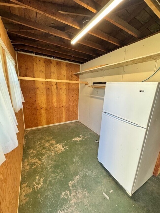 Building Photo - Charming Updated 4-Bedroom Home in the Garden Tract – Hardwood Floors, Central Air, 2-Car Garage ...