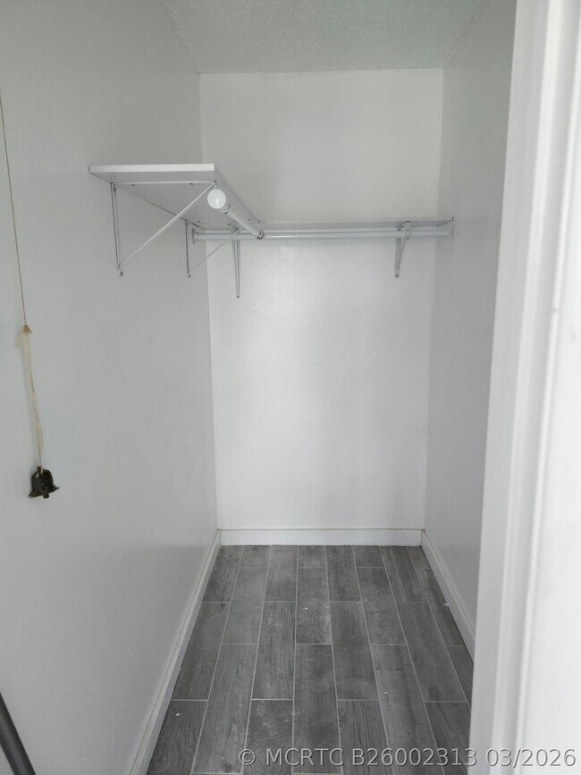 Building Photo - 272 Tilford M