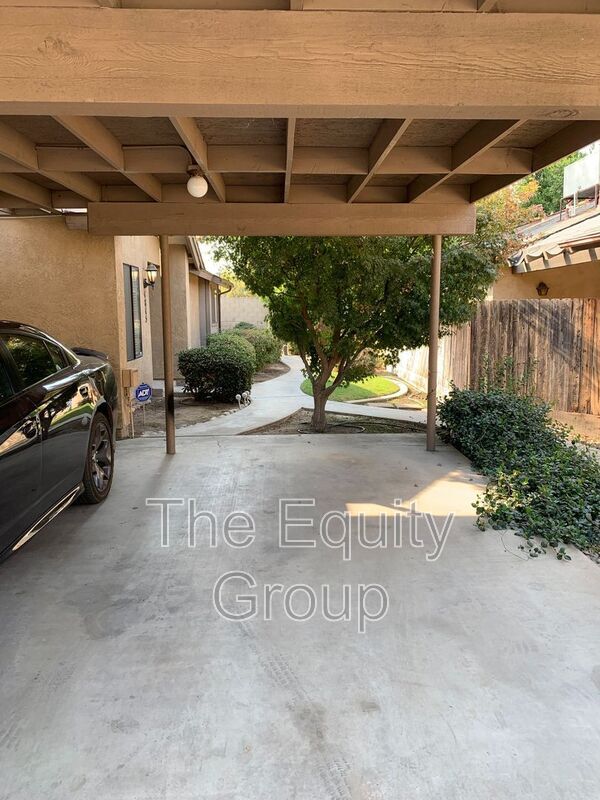 Building Photo - 4845 W Cypress Ave