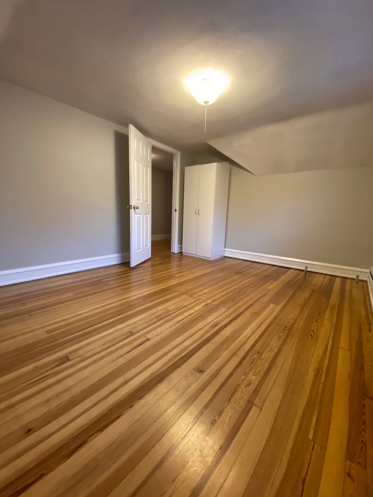 Building Photo - 144 Maplewood Ave