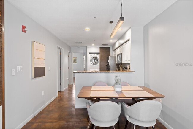 Building Photo - 1914 E 4th Ave