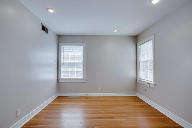 Building Photo - 2403 32nd St