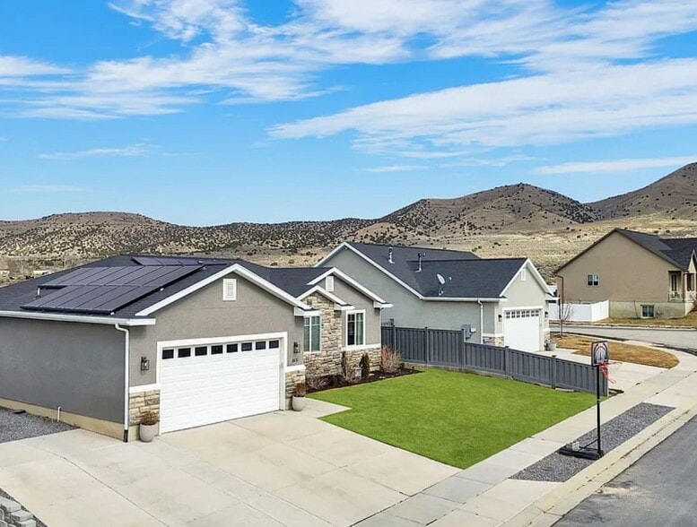 Building Photo - 2681 E Clarkstone Dr