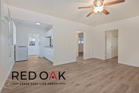 Building Photo - $500 off 1st Month + $1000 Deposit Move In...