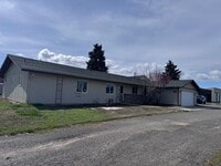 Building Photo - 4 Bedroom House