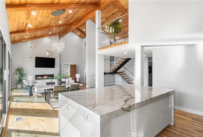 Building Photo - 8566 Hollywood Blvd