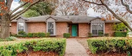 Building Photo - 100 Hacienda Dr