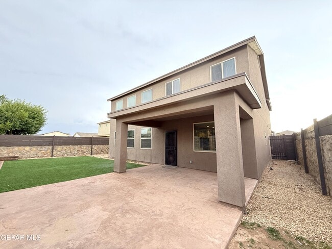 Building Photo - 1028 Flyer Pl