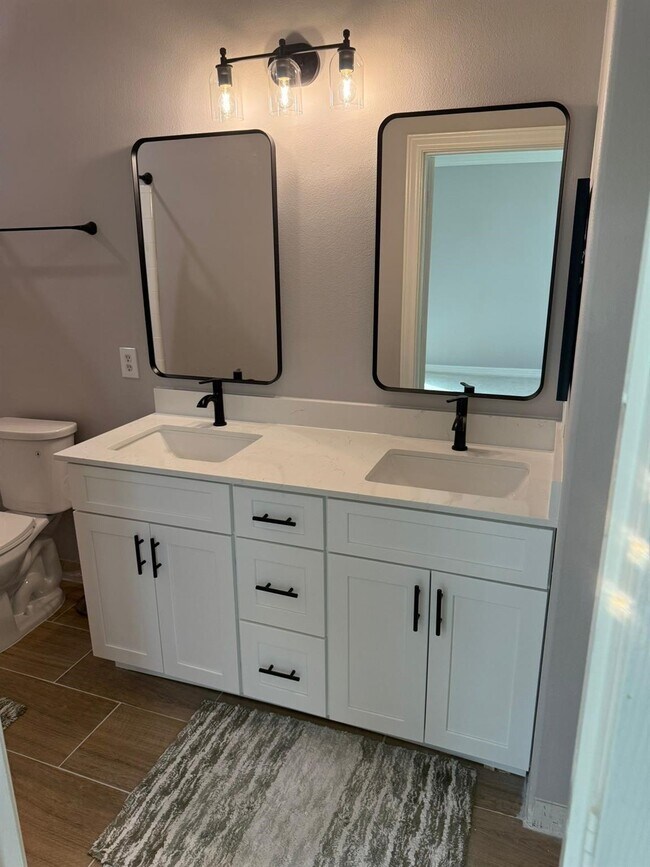 Building Photo - 10366 Panther Point Dr