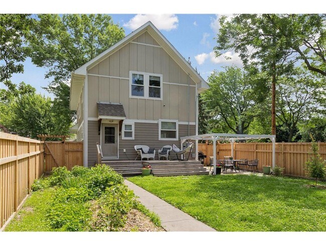 Building Photo - 4101 N James Ave