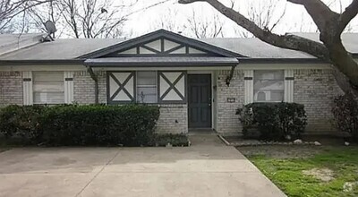 Building Photo - 1018 Pleasant Valley Ln