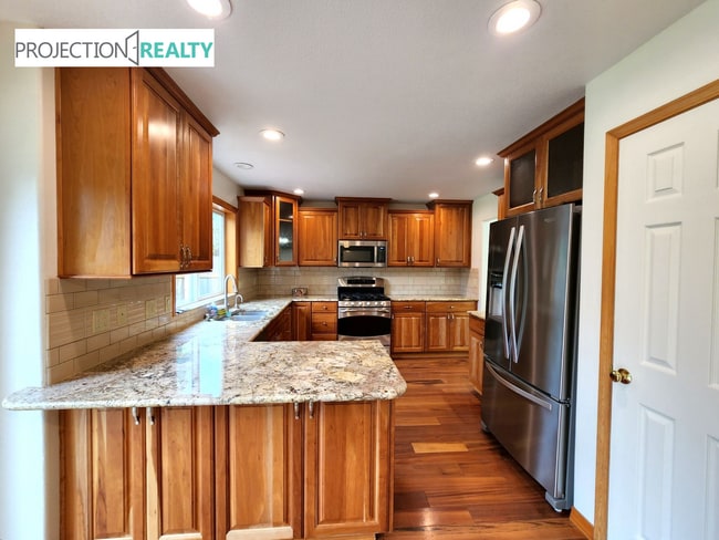 Building Photo - 33994-33997 7 Oaks Dr