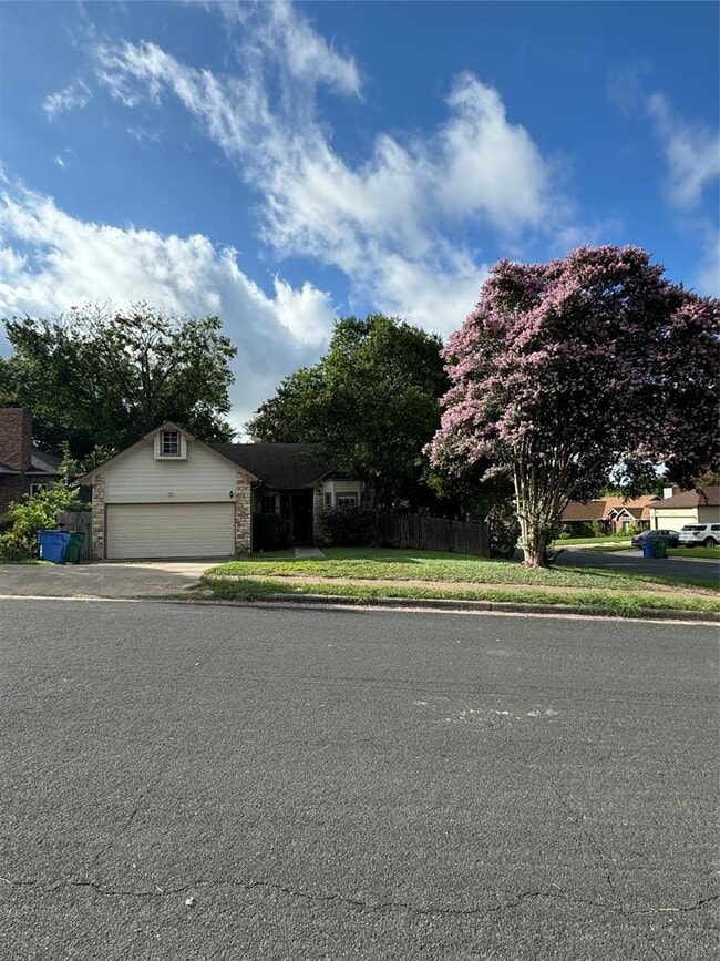 Primary Photo - 2111 Castle View Dr