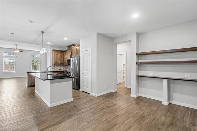Building Photo - 607 Phillips Ct