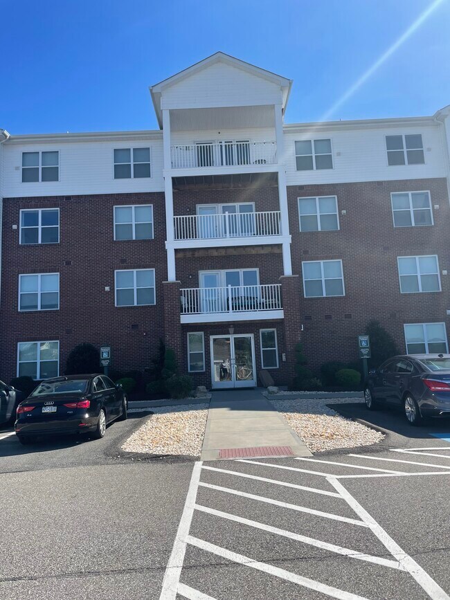 Building Photo - 300 Adams Dr