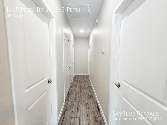 Building Photo - 1415 Petri Dr