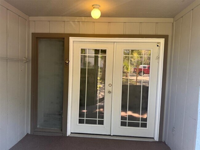 Building Photo - 6519 W Newberry Rd