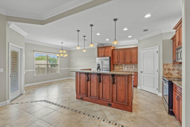 Building Photo - 4595 Hermosa Rd
