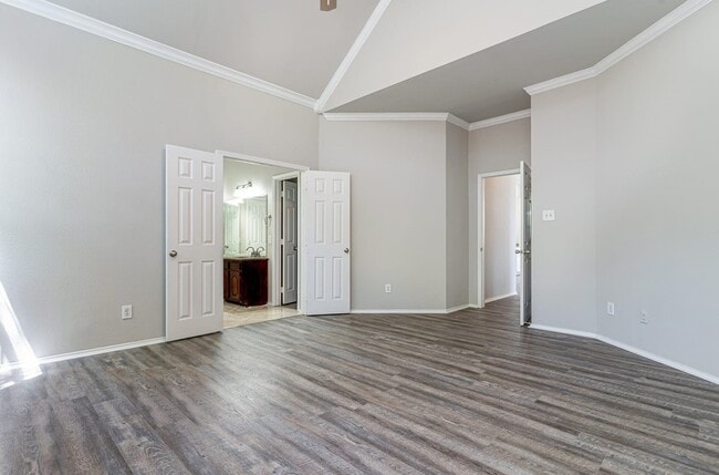Building Photo - 2416 McCarran Dr