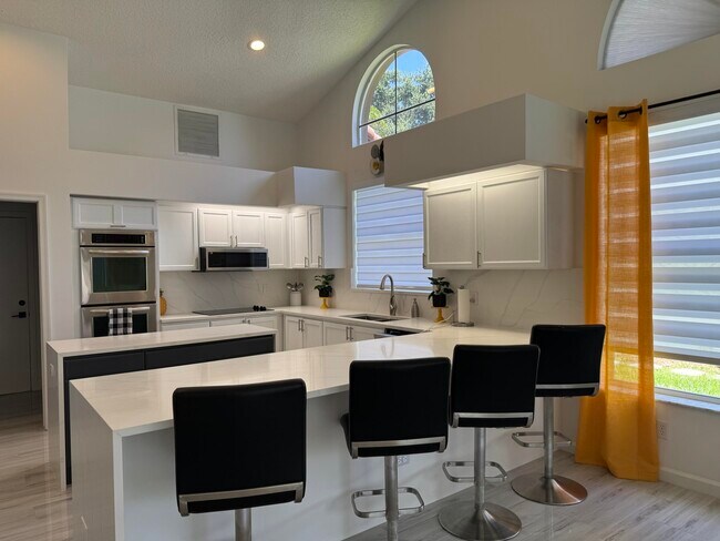 Building Photo - 8561 Lawson Cir