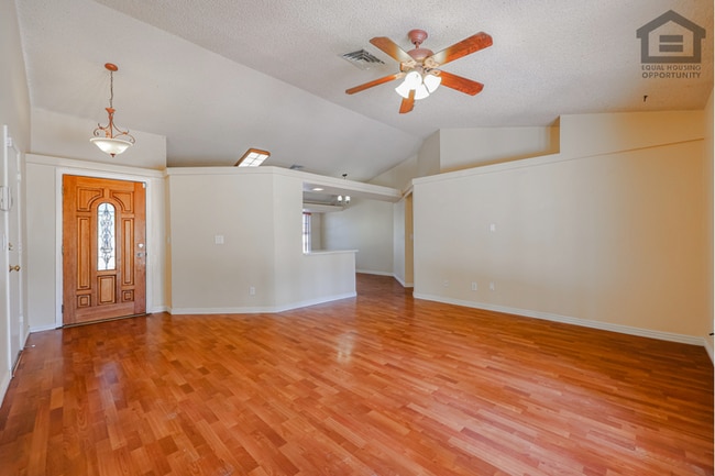 Building Photo - 3Bed/2Bath House at 59th Ave/Union Hills! Ready for Immediate Move-In!