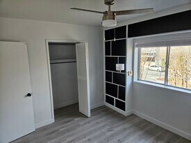 Building Photo - 91 Rumson Rd NE