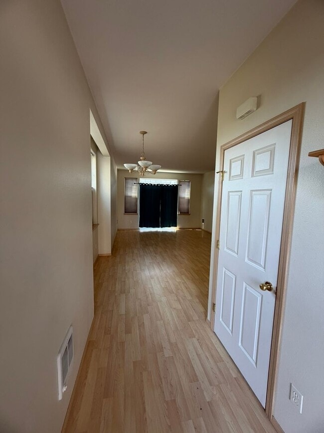 Building Photo - 2 Story West Side Kalispell Townhouse