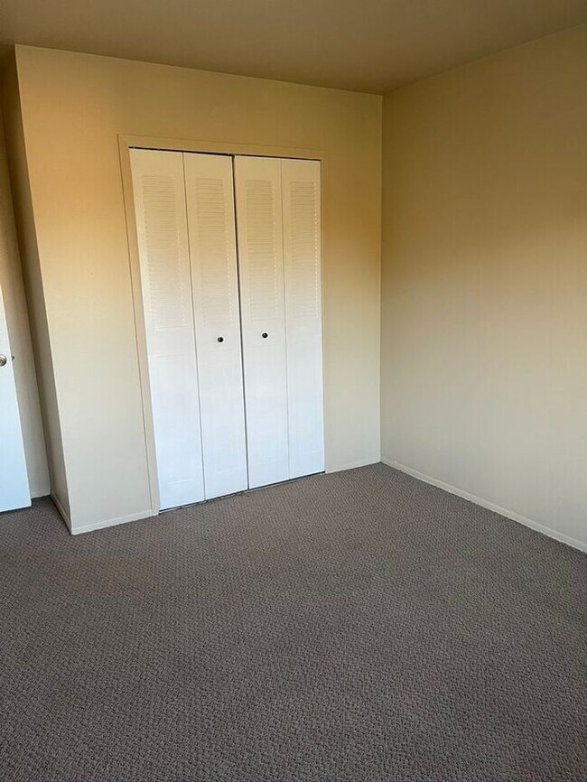 Building Photo - Section 8 Approved - Heat Included and Water Included.