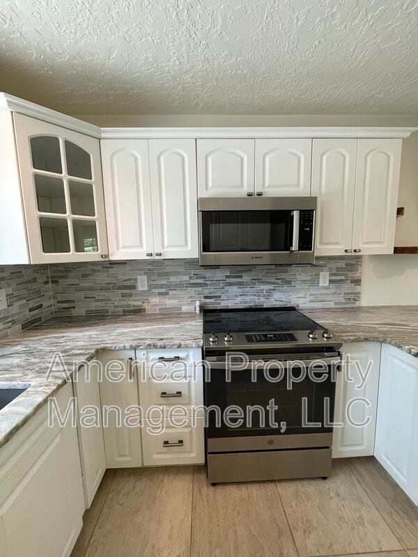 Building Photo - 3711 E 108th St