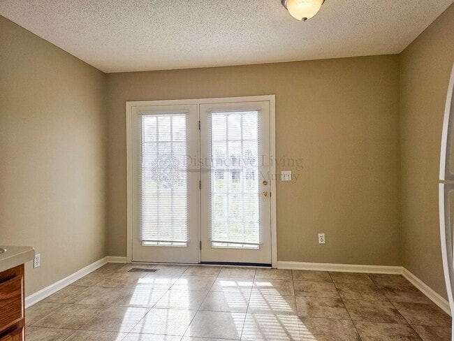 Building Photo - 1607 Bourland Ln