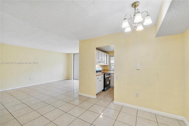 Building Photo - 9091 Lime Bay Blvd