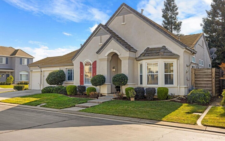 Building Photo - 3220 Humberton Pl