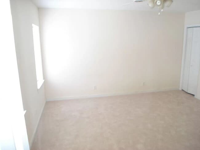 Building Photo - Home Sweet Home! Awesome 3 Bedroom/2 Bath Near VCU Is Just Waiting For You To Tour!