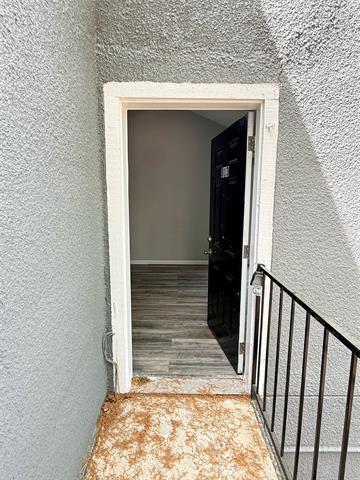 Building Photo - 9696 Walnut St