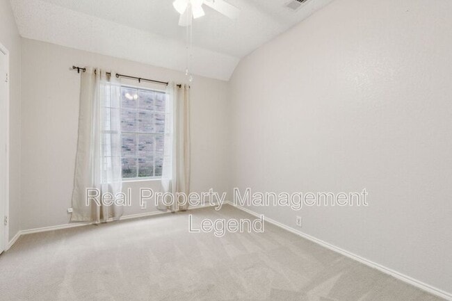 Building Photo - 1105 Dove Dr