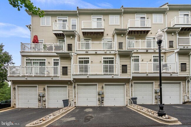 Building Photo - 13624 Dover Cliffs Pl