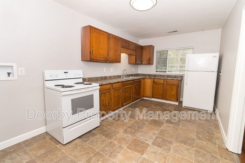 Building Photo - 124 S Seminole Dr