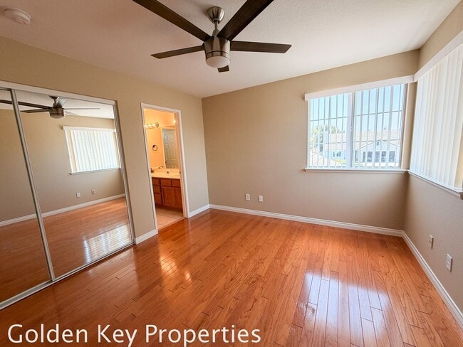 Building Photo - Move-in ready 4 bedroom / 3 bathroom home in Oceanside!