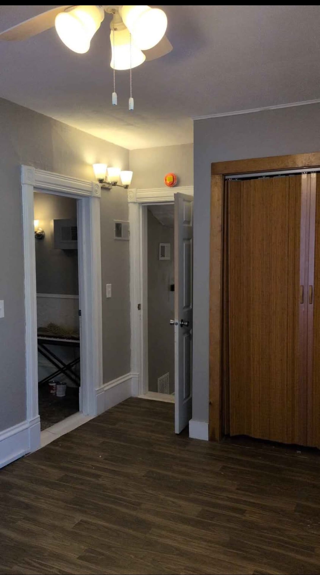 Secondary bedroom - 327 S Adams St