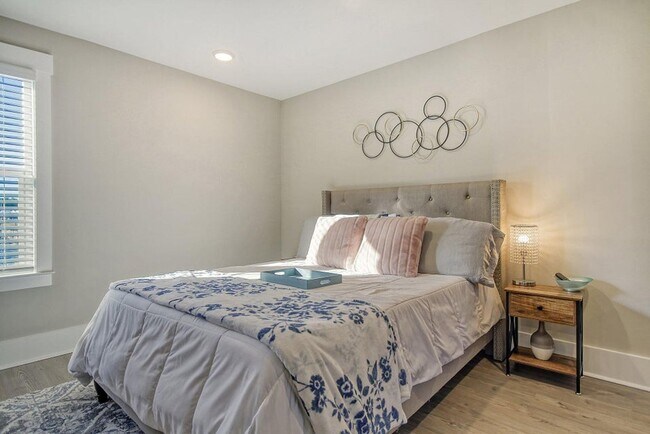 Building Photo - Refined Living in Midtown Nexton