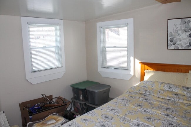 Building Photo - 192 Manchester St